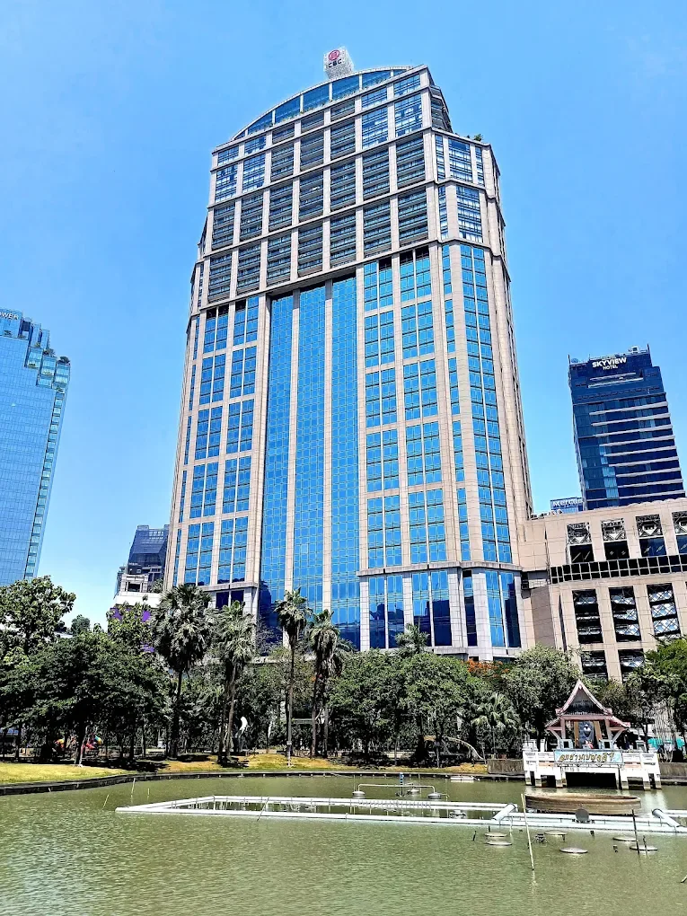 Emporium Tower facade above Sukhumvit
